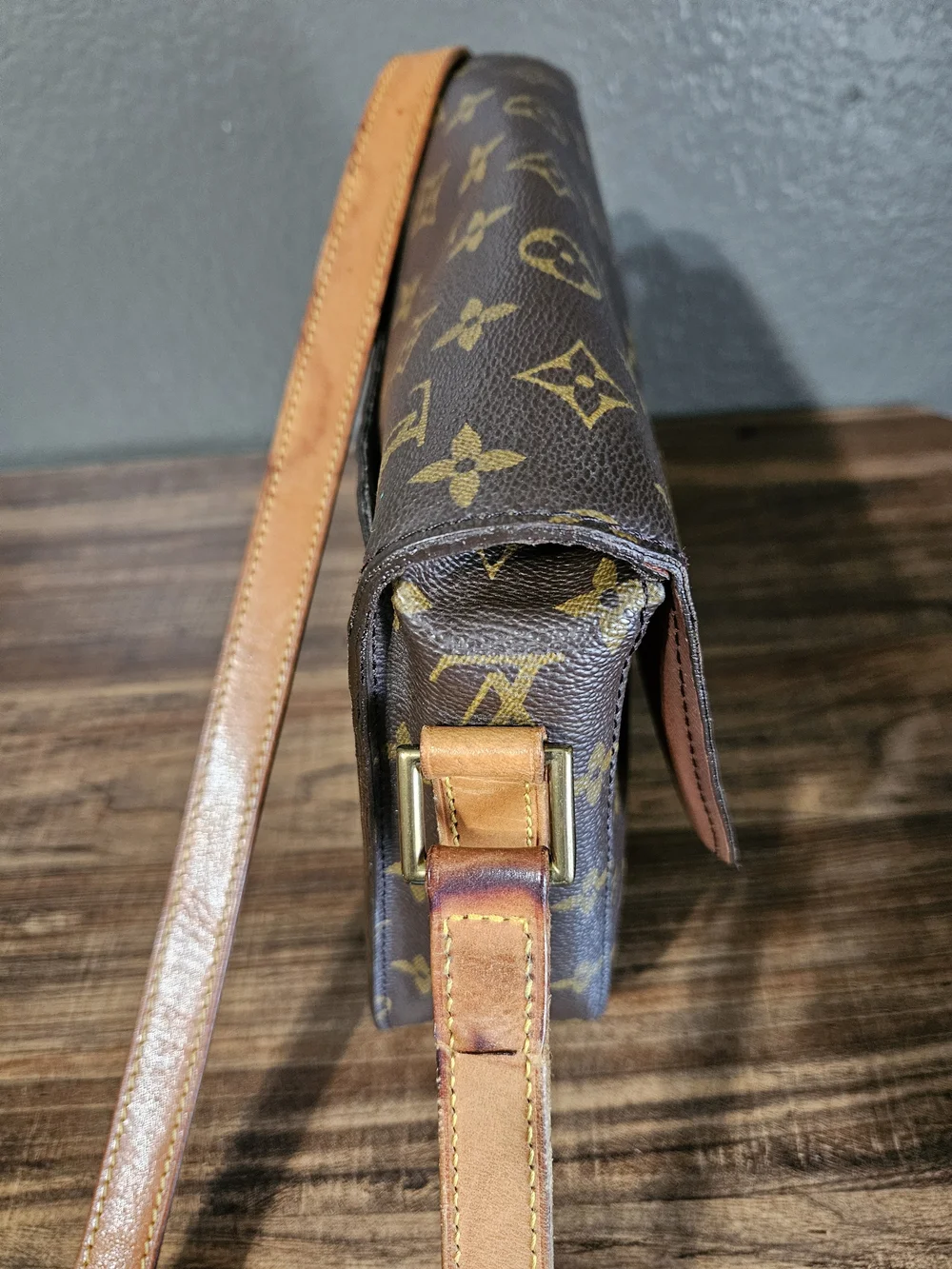 Authentic Louis Vuitton Vintage Saint Cloud GM Monogram Canvas Crossbody - Picture 15 of 16